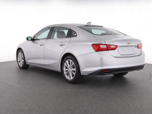 Used 2017 Chevrolet Malibu LT FWD image 6
