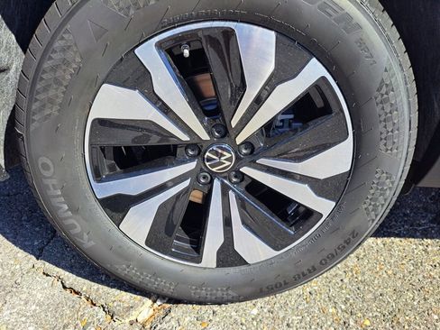 New 2026 Volkswagen Atlas SE image 24