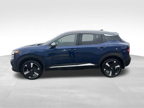 Certified 2025 Nissan Kicks SR image 2