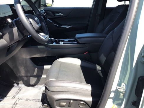 Used 2025 Chevrolet Equinox LT w/ Convenience Package II AWD/4WD image 9