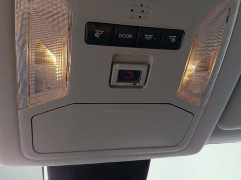 Used 2021 Toyota RAV4 LE image 28