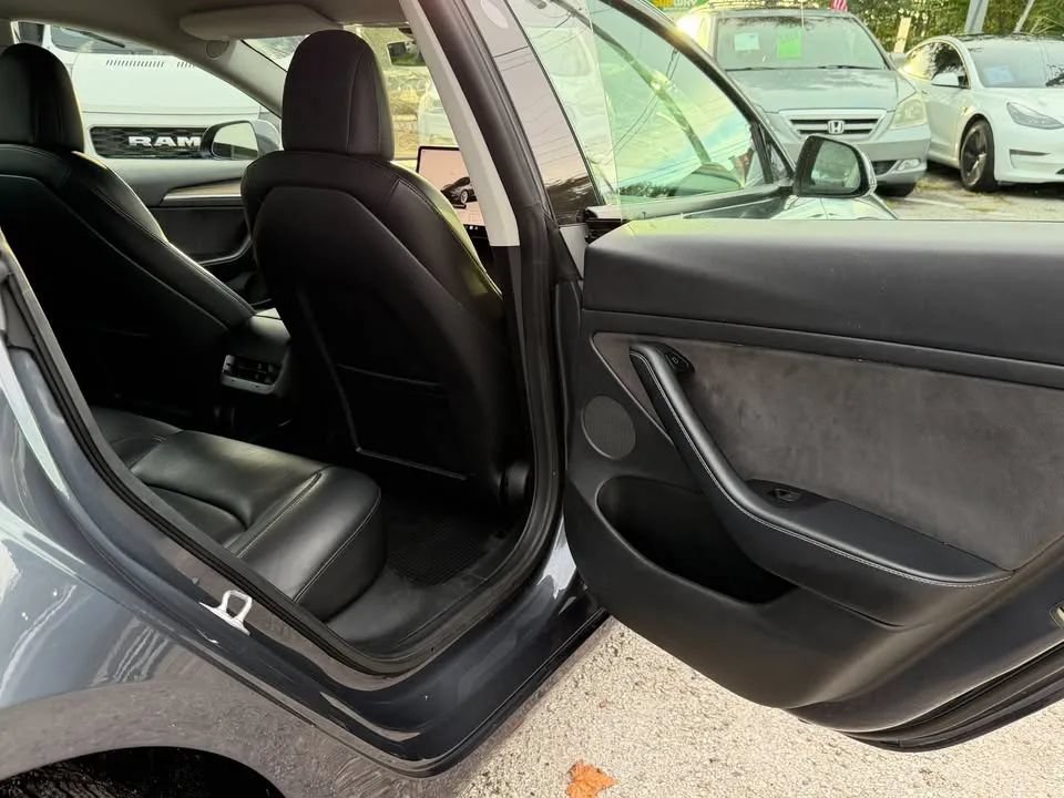 Used 2022 Tesla Model 3 RWD image 12