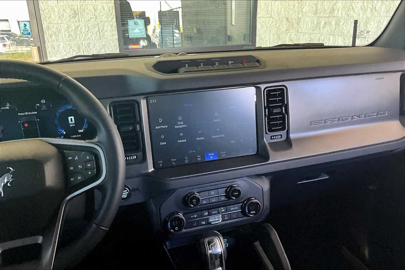 Used 2025 Ford Bronco Big Bend w/ Black Diamond Package AWD/4WD image 6