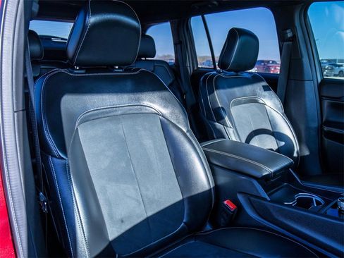 Used 2024 Jeep Grand Cherokee Altitude image 14