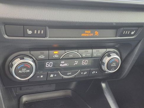 Used 2018 MAZDA MAZDA3 Grand Touring image 17