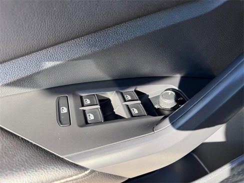 Used 2024 Volkswagen Jetta SE image 17