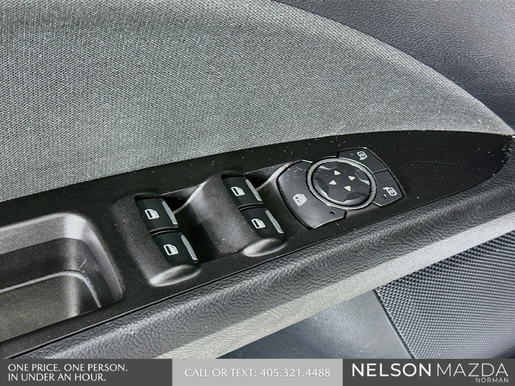 Used 2018 Ford Fusion SE w/ Equipment Group 201A FWD image 19