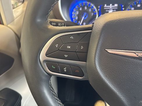 Used 2023 Chrysler Voyager LX image 15