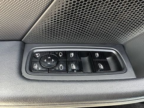 Used 2020 Porsche Taycan 4S AWD/4WD image 19