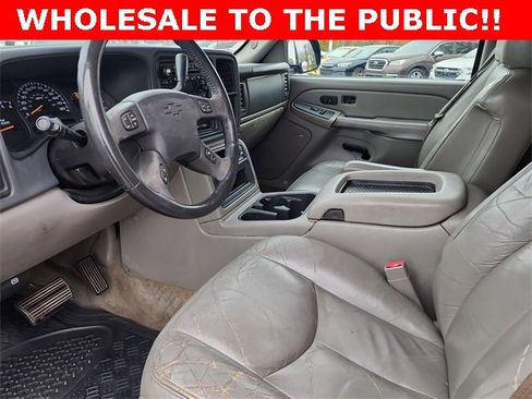 Used 2004 Chevrolet Suburban LT w/ Preferred Equipment Group image 11
