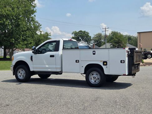 Used 2017 Ford F350 XL w/ Power Equipment Group AWD/4WD image 9