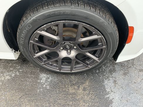 Used 2019 Dodge Charger R/T w/ Plus Group RWD image 12