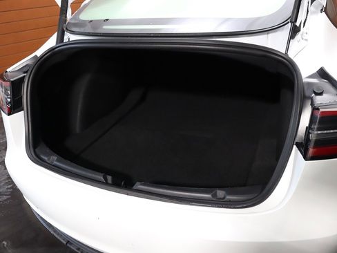 Used 2023 Tesla Model 3 Standard Range image 45
