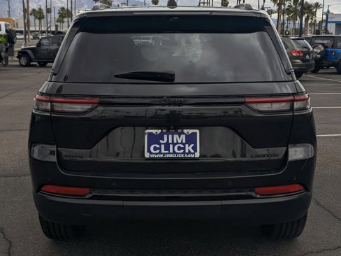 Used 2023 Jeep Grand Cherokee Limited w/ Luxury Tech Group II AWD/4WD image 3
