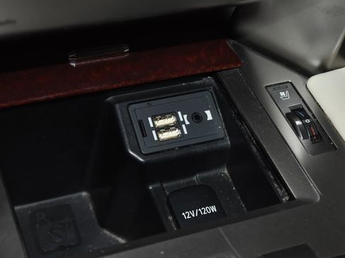 Used 2014 Lexus GX 460 w/ Premium Package image 16