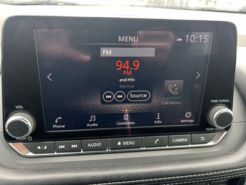 Used 2022 Nissan Rogue SV image 12