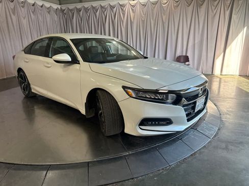 Used 2018 Honda Accord Sport image 3