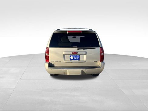 Used 2013 Chevrolet Suburban LTZ image 5