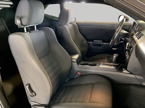 Used 2009 Dodge Challenger R/T RWD image 8