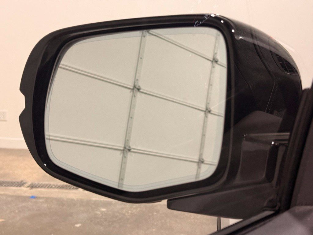 Used 2025 Honda Ridgeline Black Edition image 12