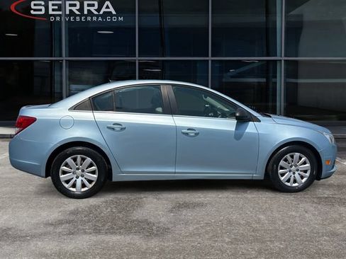 Used 2011 Chevrolet Cruze LS w/ Connectivity Package FWD image 6