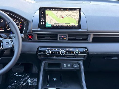 New 2025 Honda Pilot Touring image 21