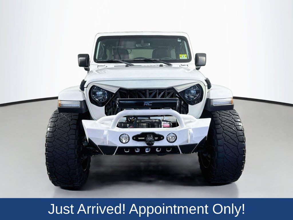 Used 2019 Jeep Wrangler Unlimited Sahara AWD/4WD image 2