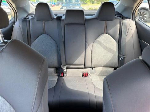 Used 2018 Toyota Camry LE FWD image 21