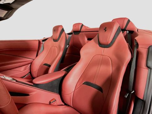 Used 2026 Ferrari Roma Spider RWD image 20