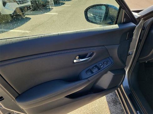 Certified 2025 Nissan Sentra SV image 21