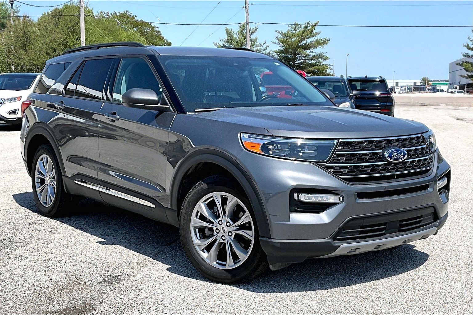 Used 2023 Ford Explorer XLT w/ Equipment Group 202A AWD/4WD image 38