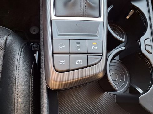 Used 2026 Kia Sportage EX FWD image 23