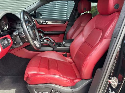 Certified 2023 Porsche Cayenne GTS AWD/4WD image 5