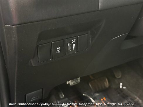 Used 2016 Toyota Prius V Three image 21