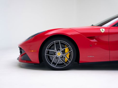 Used 2014 Ferrari F12 Berlinetta image 15