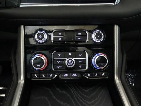 Used 2023 GMC Yukon Denali w/ Denali Reserve Package image 32