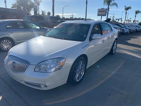 Used 2011 Buick Lucerne Super image 2