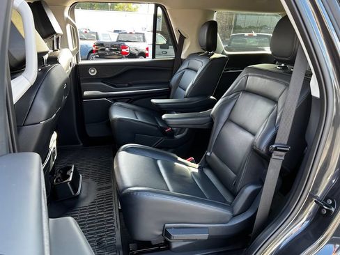 Used 2025 Lincoln Navigator Reserve AWD/4WD image 17