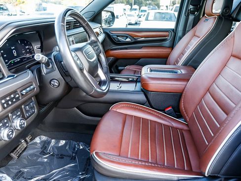 Used 2024 GMC Yukon XL Denali Ultimate image 21