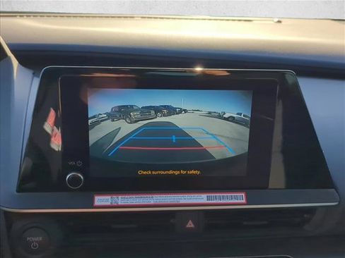 Certified 2024 Toyota Prius LE image 18