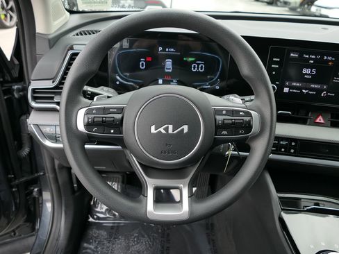 Certified 2025 Kia Sportage LX image 17