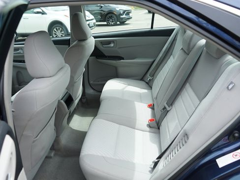 Used 2016 Toyota Camry LE FWD image 17