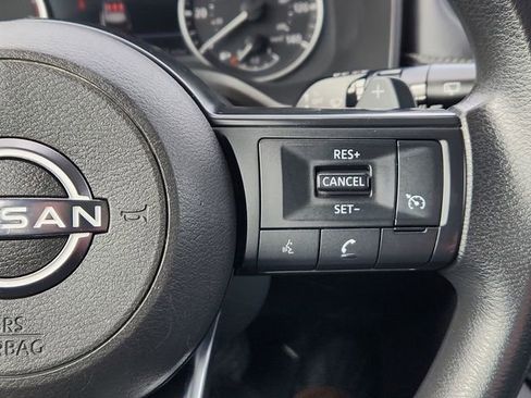 Used 2023 Nissan Rogue S image 33