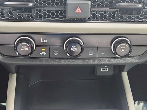 Certified 2025 Honda HR-V LX image 16