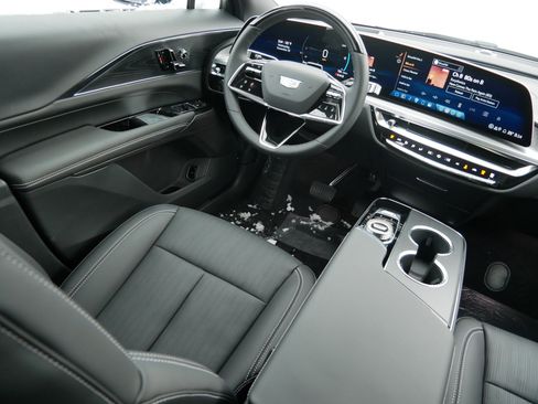 New 2026 Cadillac Lyriq Sport image 7