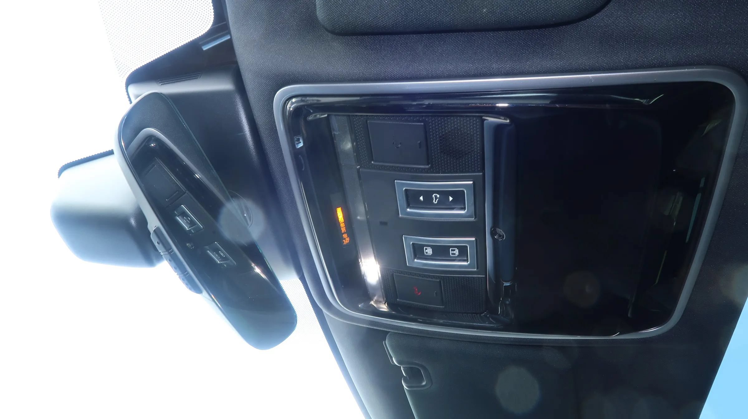 Used 2018 Land Rover Range Rover Sport HSE AWD/4WD image 45