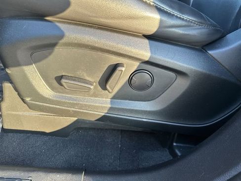 Used 2022 Ford Explorer XLT w/ Equipment Group 202A image 16