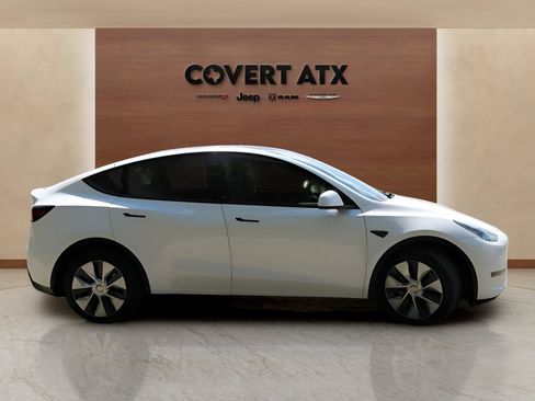 Used 2021 Tesla Model Y Long Range AWD/4WD image 6