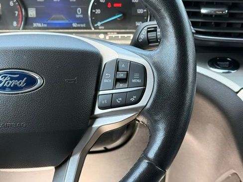 Used 2022 Ford Explorer XLT w/ Equipment Group 202A AWD/4WD image 30