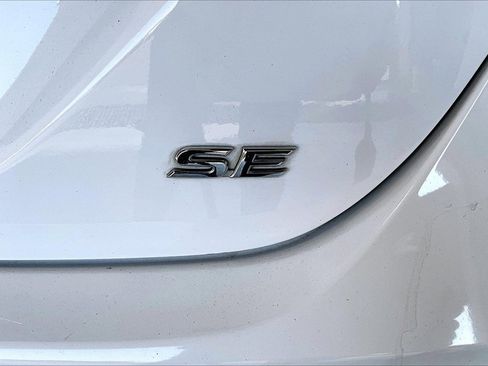 Used 2019 Toyota Camry SE image 7